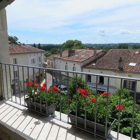 Apartment Bellevue Aubeterre sur Dronne Bagian luar foto